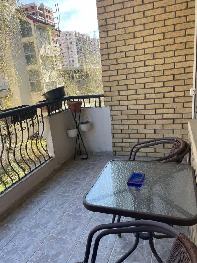 Pineapple Apartment Skopje Esterno foto